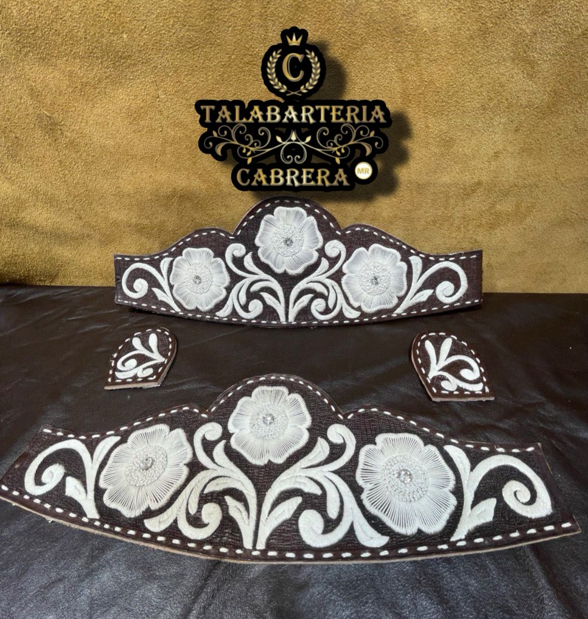 Toquilla Charra Piteada Diseño Rameado con Diamantes en la Flor